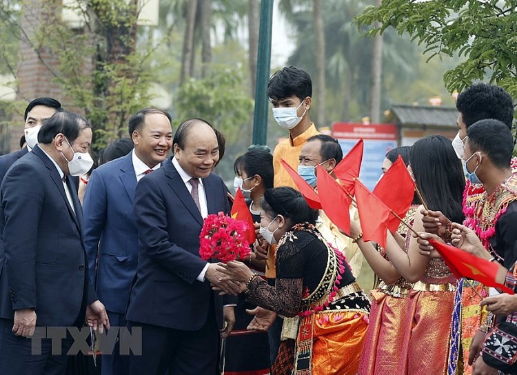Hình ảnh Chủ tịch nước dự Ngày hội sắc Xuân trên mọi miền Tổ quốc | Văn hóa | Vietnam+ (VietnamPlus) Hình ảnh Chủ tịch nước dự Ngày hội sắc Xuân trên mọi miền Tổ quốc | Văn hóa | Vietnam+ (VietnamPlus)