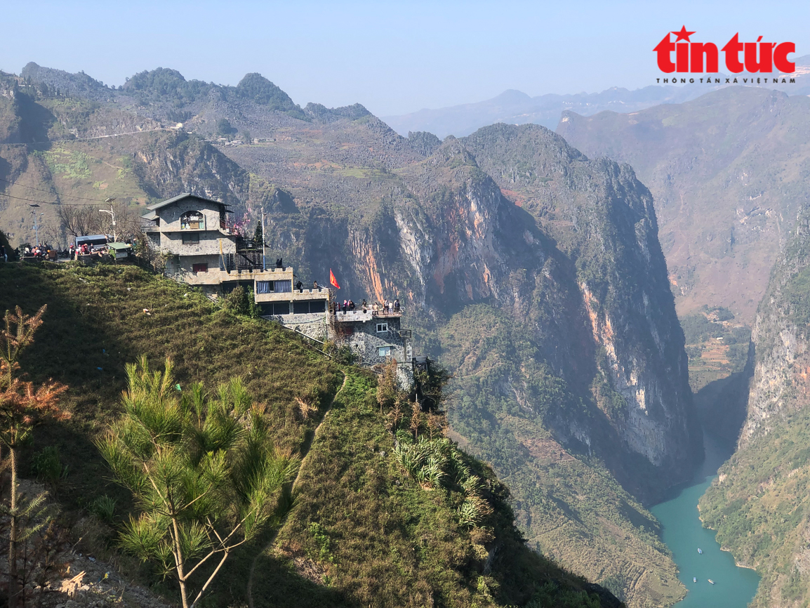 Du thuyền trên sông Nho Quế ngắm hẻm Tu Sản Chú thích ảnh