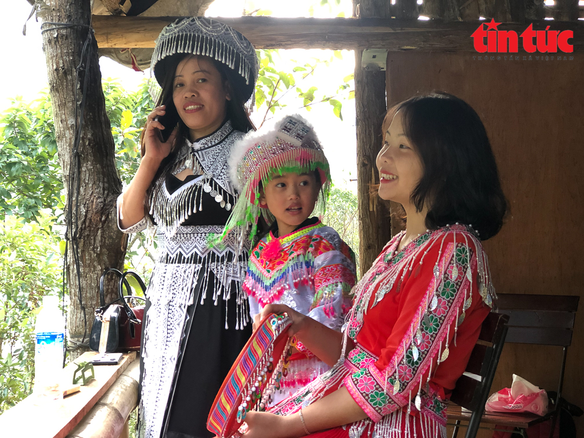 Du thuyền trên sông Nho Quế ngắm hẻm Tu Sản Chú thích ảnh