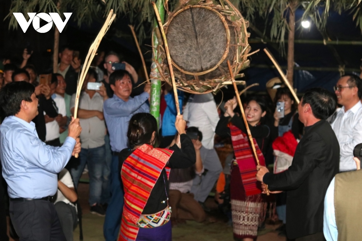 hoi Dap trong cua nguoi ma coong- dem giao duyen giua dai ngan truong son hinh anh 7