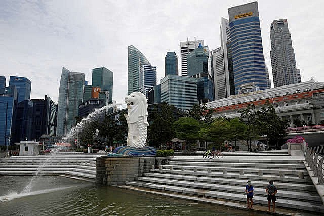 Singapore mở làn đi lại cho người dân đã tiêm vắc xin từ một số quốc gia như Việt Nam, Hy Lạp - Ảnh: REUTERS