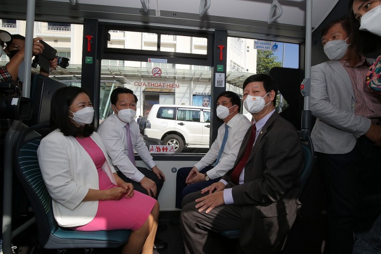 VinBus khai trương tuyến buýt điện đầu tiên kết nối mạng lưới vận tải công cộng Thành phố Hồ Chí Minh