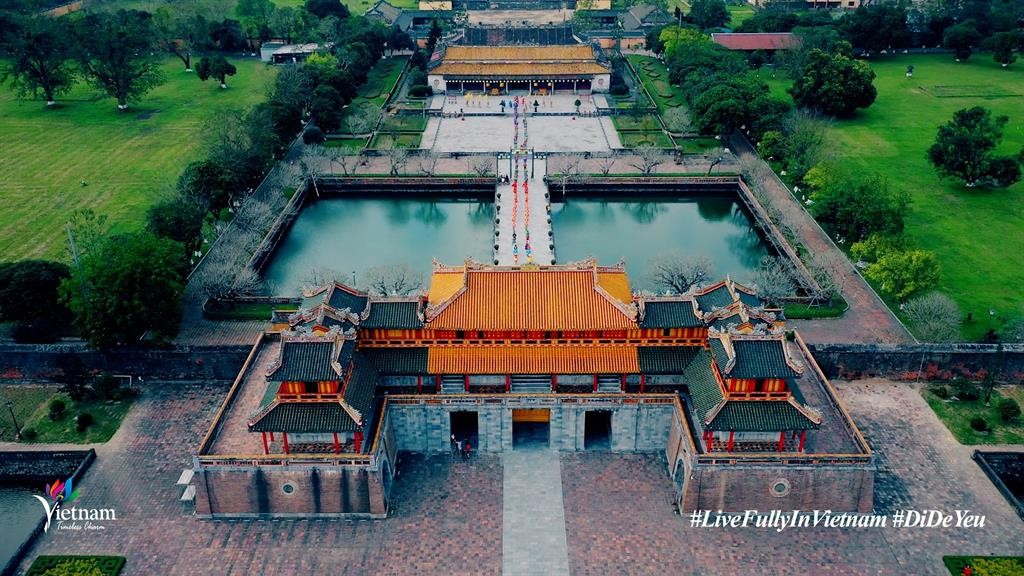 Việt Nam: Đi Để Yêu!