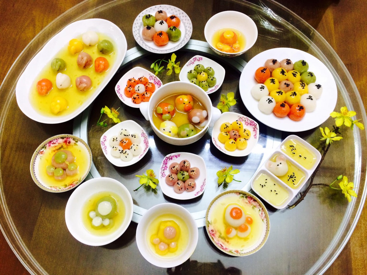 Với sự phát triển của nhịp sống hiện đại, những chiếc bánh trôi luôn được sáng tạo đổi mới. (Ảnh: Dương Mai Thu) Với sự phát triển của nhịp sống hiện đại, những chiếc bánh trôi luôn được sáng tạo đổi mới. (Ảnh: Dương Mai Thu)