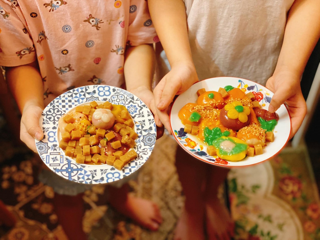 Bánh trôi được các em nhỏ nặn theo hình thù theo sở thích (Ảnh: Nhung Ngo) Bánh trôi được các em nhỏ nặn theo hình thù theo sở thích (Ảnh: Nhung Ngo)
