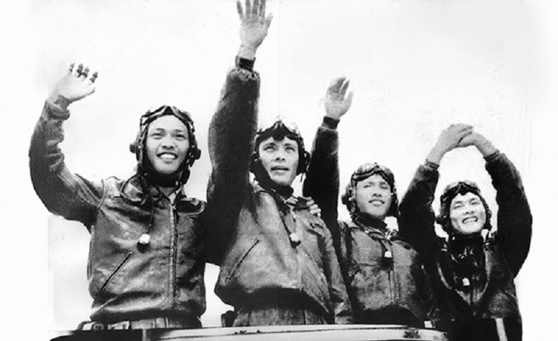 Ngày 3-4-1953: Bác Hồ căn dặn Giúp nhân dân nước bạn là tự giúp mình