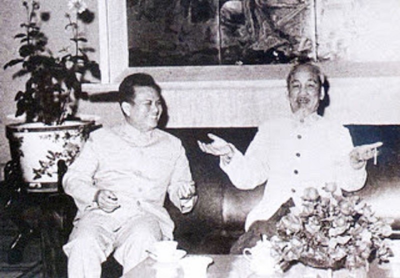 Ngày 3-4-1953: Bác Hồ căn dặn Giúp nhân dân nước bạn là tự giúp mình