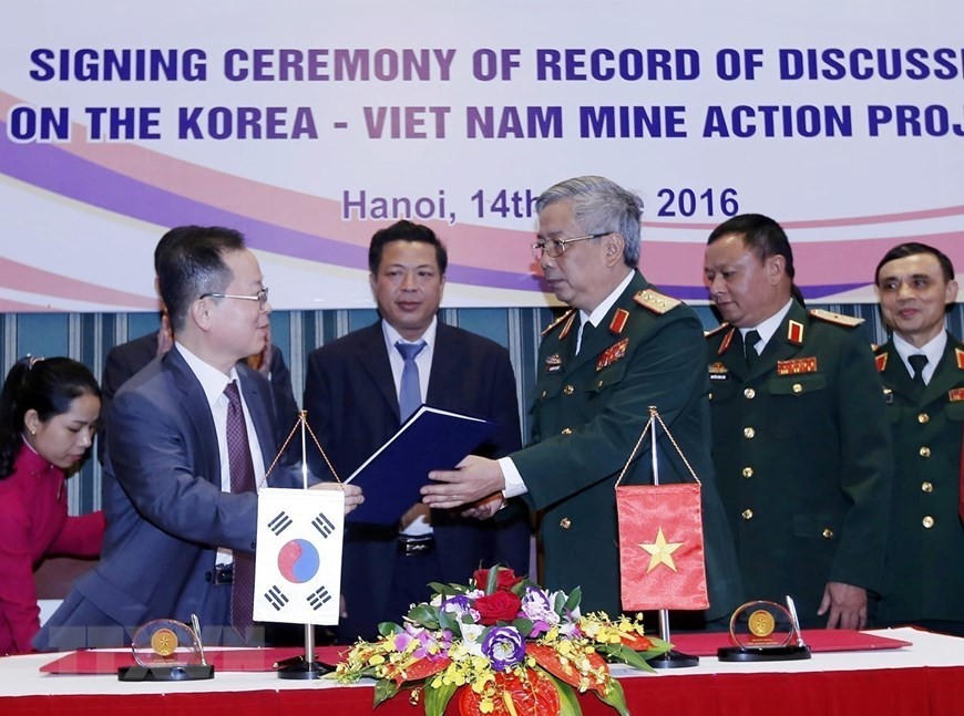 [Photo] Sớm đưa Việt Nam trở thành quốc gia không còn bom mìn | Xã hội | Vietnam+ (VietnamPlus)