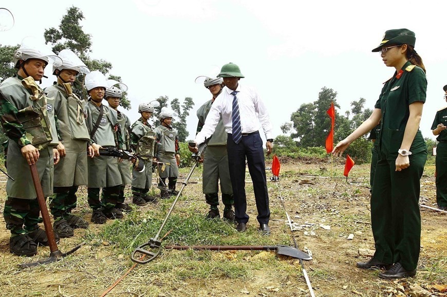 [Photo] Sớm đưa Việt Nam trở thành quốc gia không còn bom mìn | Xã hội | Vietnam+ (VietnamPlus)