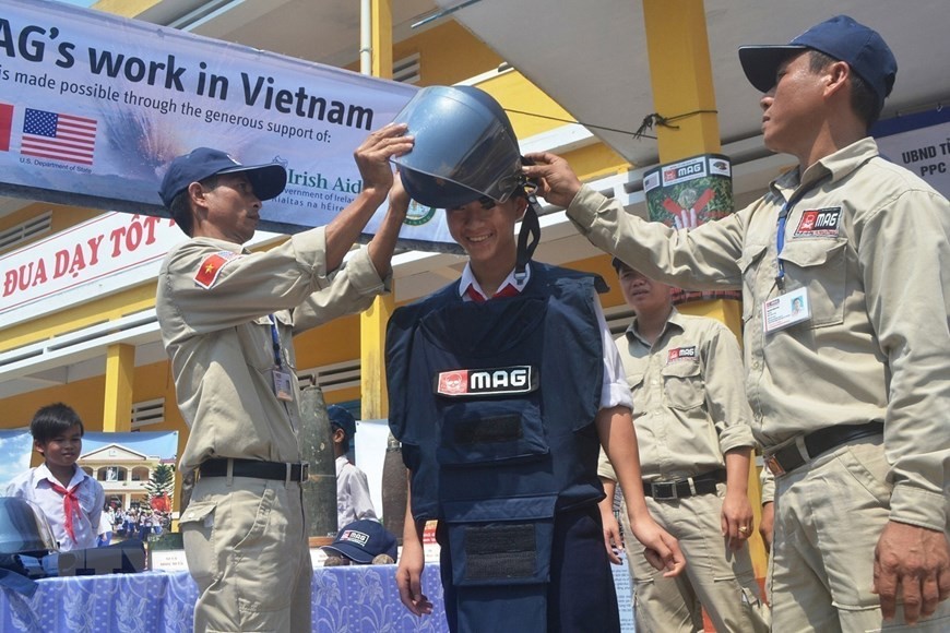 [Photo] Sớm đưa Việt Nam trở thành quốc gia không còn bom mìn | Xã hội | Vietnam+ (VietnamPlus)