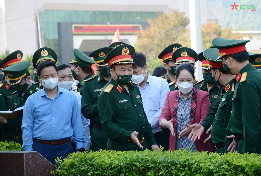 Giao lưu hữu nghị quốc phòng biên giới Việt Nam-Trung Quốc