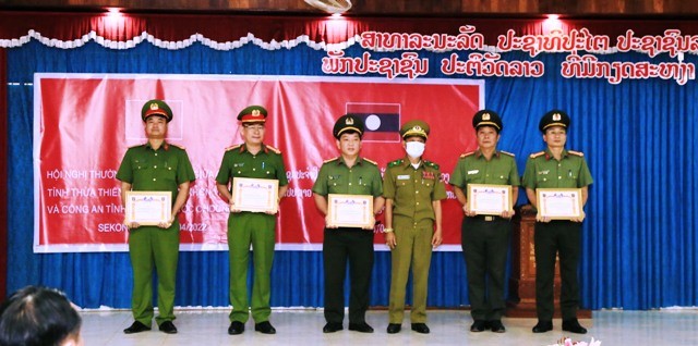 Chính phủ Lào tặng Huy chương cao quý Cho Công an tỉnh Thừa Thiên Huế