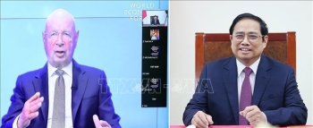 Thủ tướng Phạm Minh Chính điện đàm với Giám đốc điều hành Diễn đàn Kinh tế thế giới
