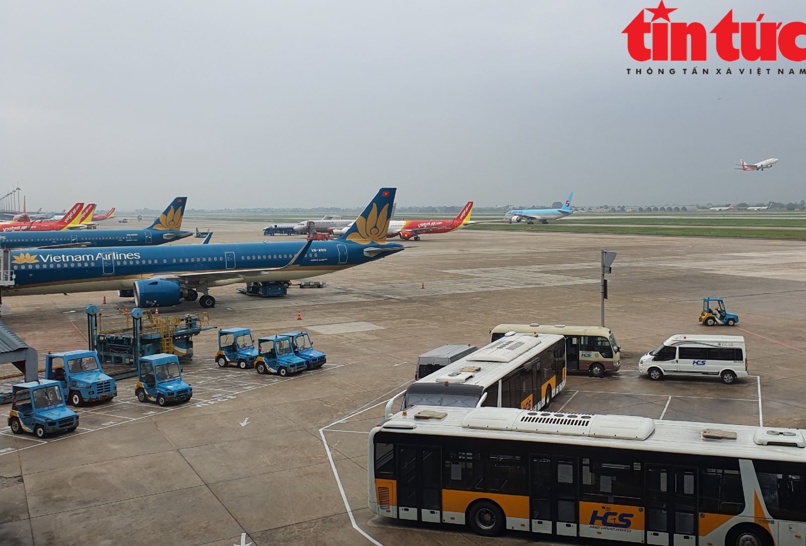 Sân bay Nội Bài tăng đột biến khách ngày 29/4, đạt mốc lịch sử trước dịch Chú thích ảnh