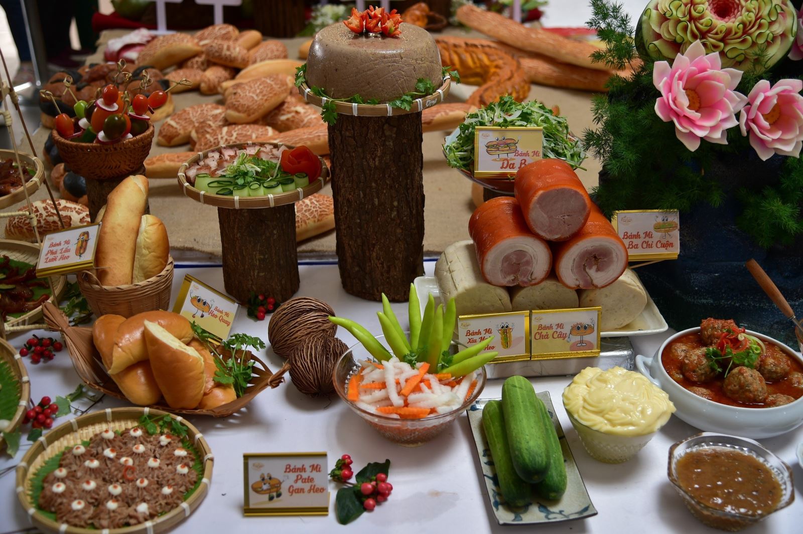 Công diễn 105 món ăn kèm bánh mì tại Lễ hội Bánh mì Việt Nam Chú thích ảnh