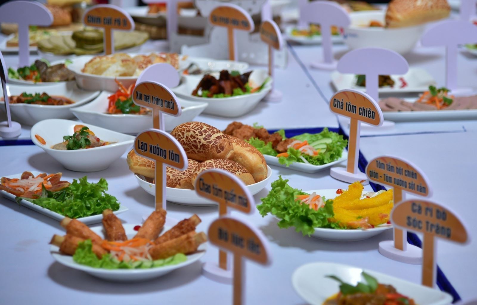 Công diễn 105 món ăn kèm bánh mì tại Lễ hội Bánh mì Việt Nam Chú thích ảnh