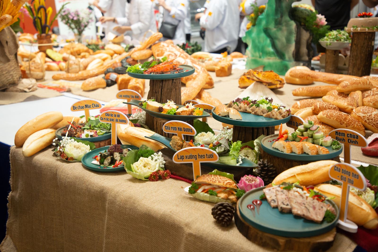 Công diễn 105 món ăn kèm bánh mì tại Lễ hội Bánh mì Việt Nam Chú thích ảnh
