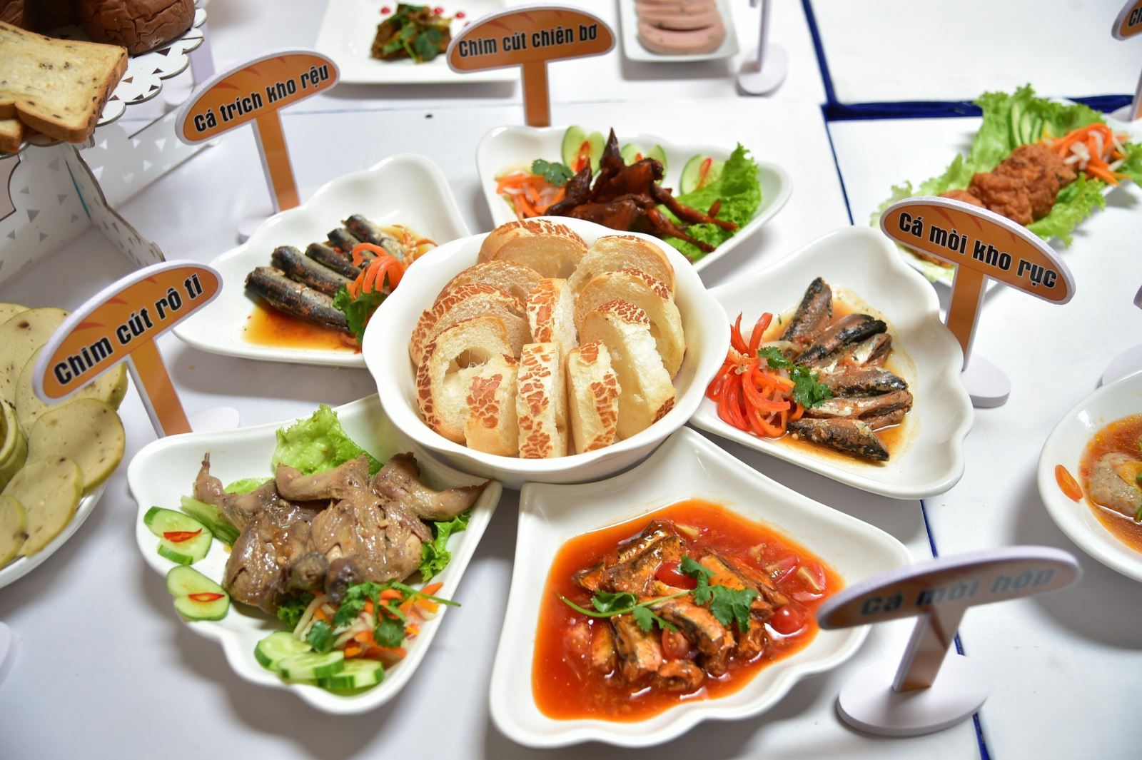 Công diễn 105 món ăn kèm bánh mì tại Lễ hội Bánh mì Việt Nam Chú thích ảnh