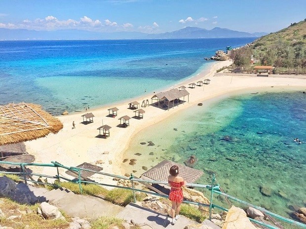 Thành phố Nha Trang là điểm du lịch nghỉ dưỡng tuyệt vời với những bãi biển.