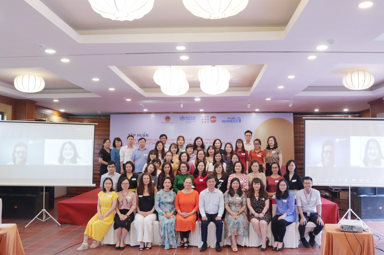 Đại biểu chụp ảnh kỷ niệm. Đại biểu chụp ảnh kỷ niệm.