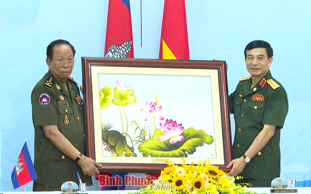 Hội đ&agrave;m giữa Bộ Quốc ph&ograve;ng Việt Nam v&agrave; Bộ Quốc ph&ograve;ng Campuchia