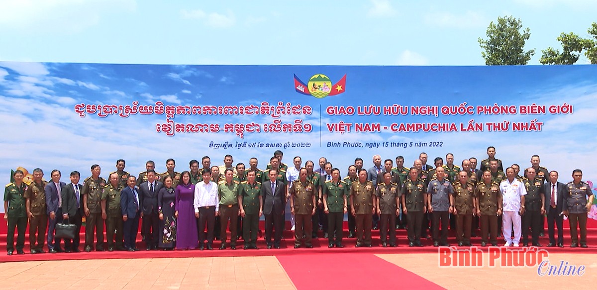 Hội đ&agrave;m giữa Bộ Quốc ph&ograve;ng Việt Nam v&agrave; Bộ Quốc ph&ograve;ng Campuchia