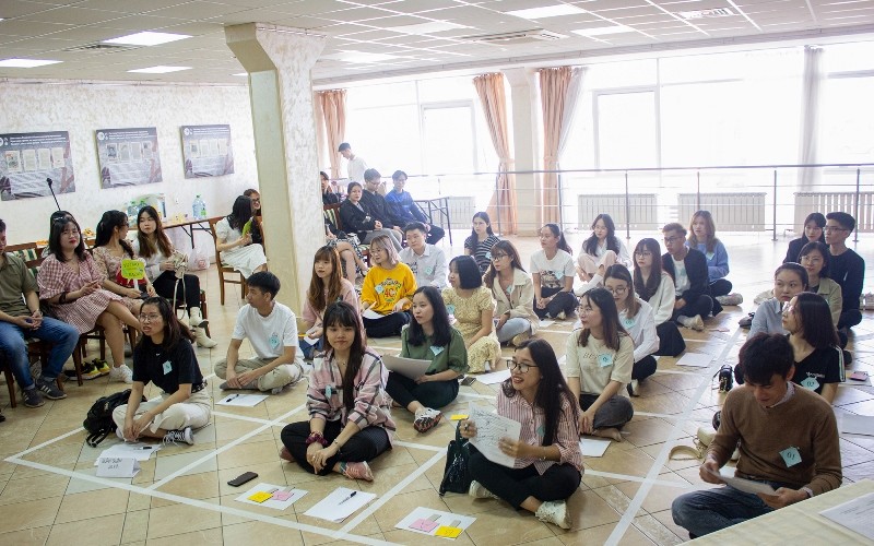  Cuộc thi thu hút đông đảo thí sinh tham gia dù diễn ra vào mùa ôn thi. (Ảnh: HUY HOÀNG)