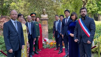 Nhiều hoạt động được tổ chức tại Pháp nhân kỷ niệm 132 năm ngày sinh Chủ tịch Hồ Chí Minh