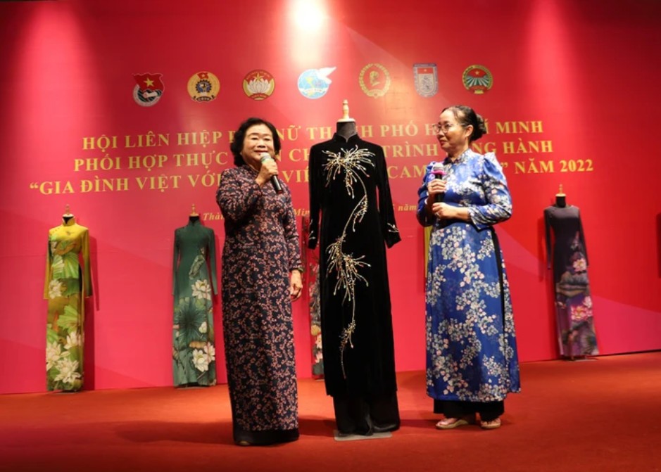 Những chiếc áo dài vun đắp tình hữu nghị