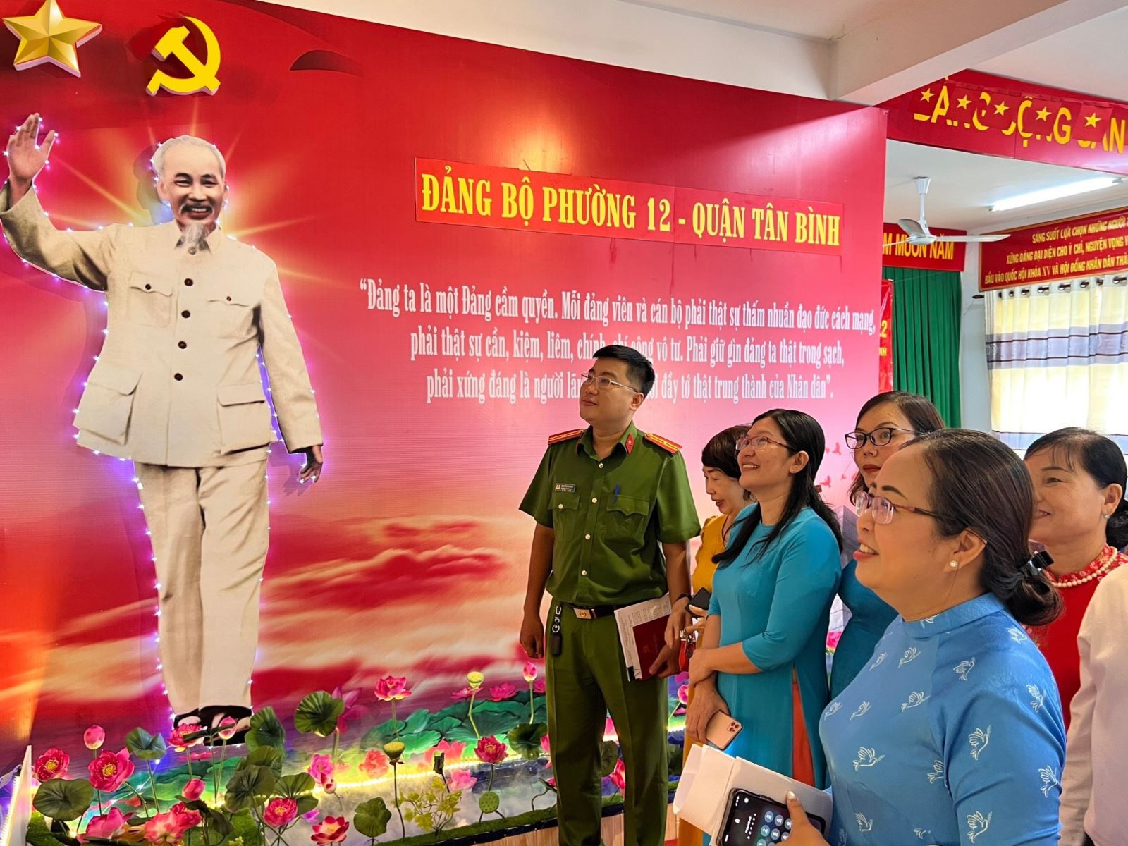 TP Hồ Chí Minh: Xây dựng Chú thích ảnh