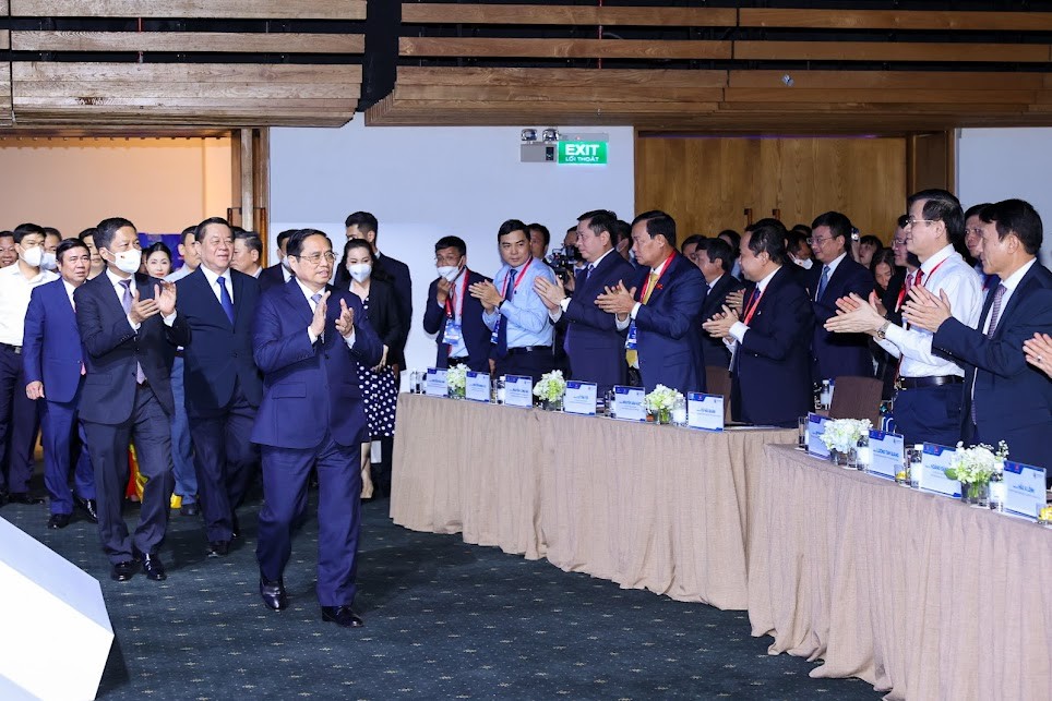 Thủ tướng dự Diễn đàn Kinh tế Việt nam