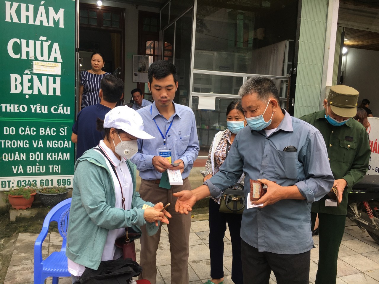 Một Du khách người Quảng Bình không quản ngại xa xôi tìm về cổ vũ cho giải đua ngựa truyền thống Bắc Hà.