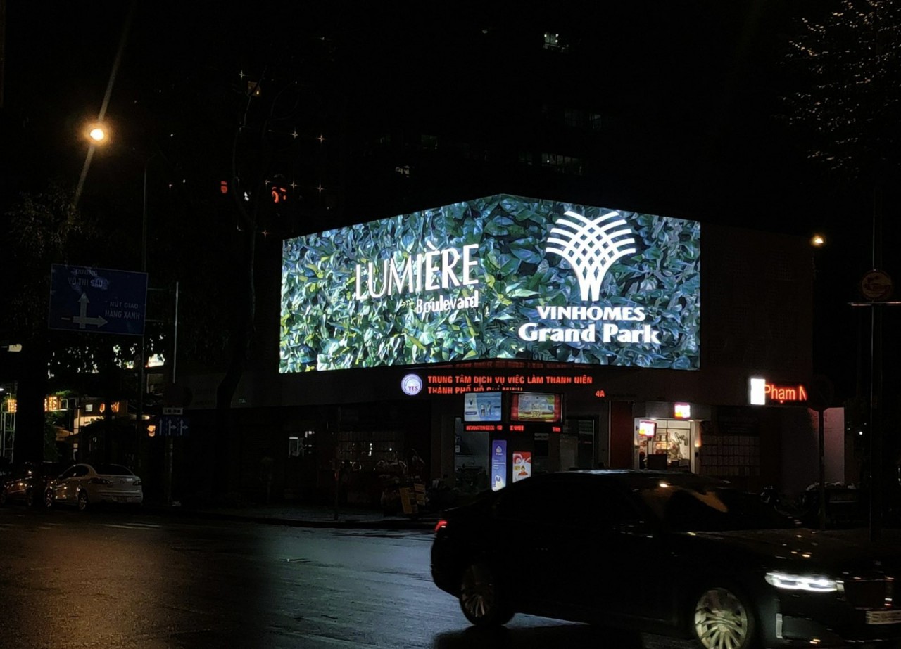 LUMIÈRE Boulevard 