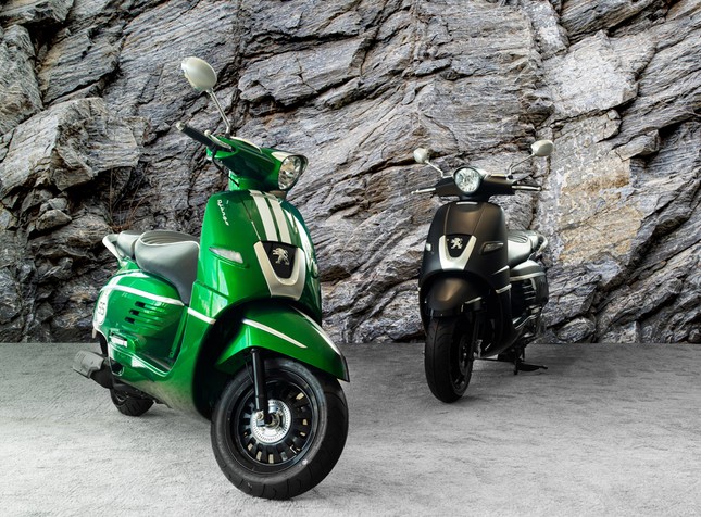 Thaco Auto bổ sung 2 m&agrave;u mới cho d&ograve;ng xe Peugeot Django: xanh Racing Green v&agrave; đen nh&aacute;m Mad/Ink Black ảnh 2
