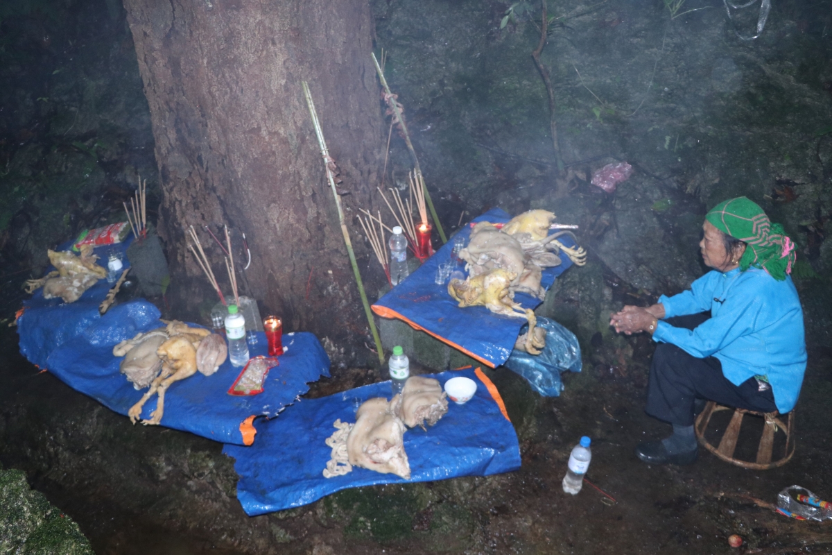Dac sac le hoi hau Doong cua dong bao dan toc giay lai chau hinh anh 1