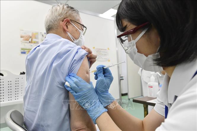 Dịch COVID-19 tăng, Nhật Bản thúc đẩy tiêm chủng, tạm hoãn kích cầu du lịch nội địa