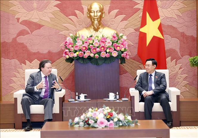 Chủ tịch Quốc hội Vương Đình Huệ tiếp Đại sứ Hoa Kỳ Marc E.Knapper