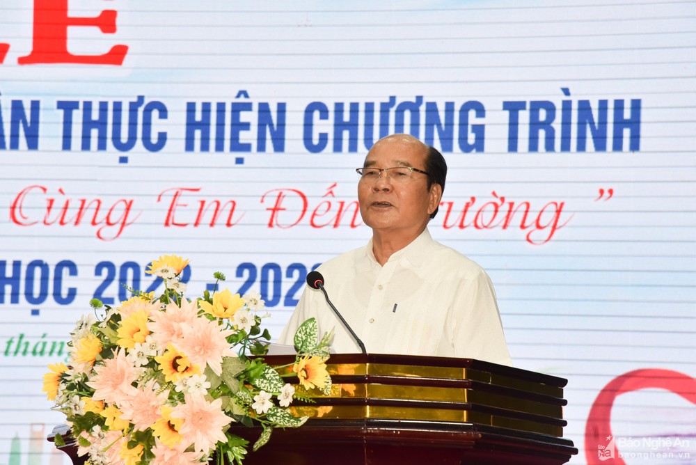 Nghệ An: Hơn 6,3 tỷ đồng ủng hộ Chương trình 'Kết nối yêu thương - cùng em đến trường' ảnh 2
