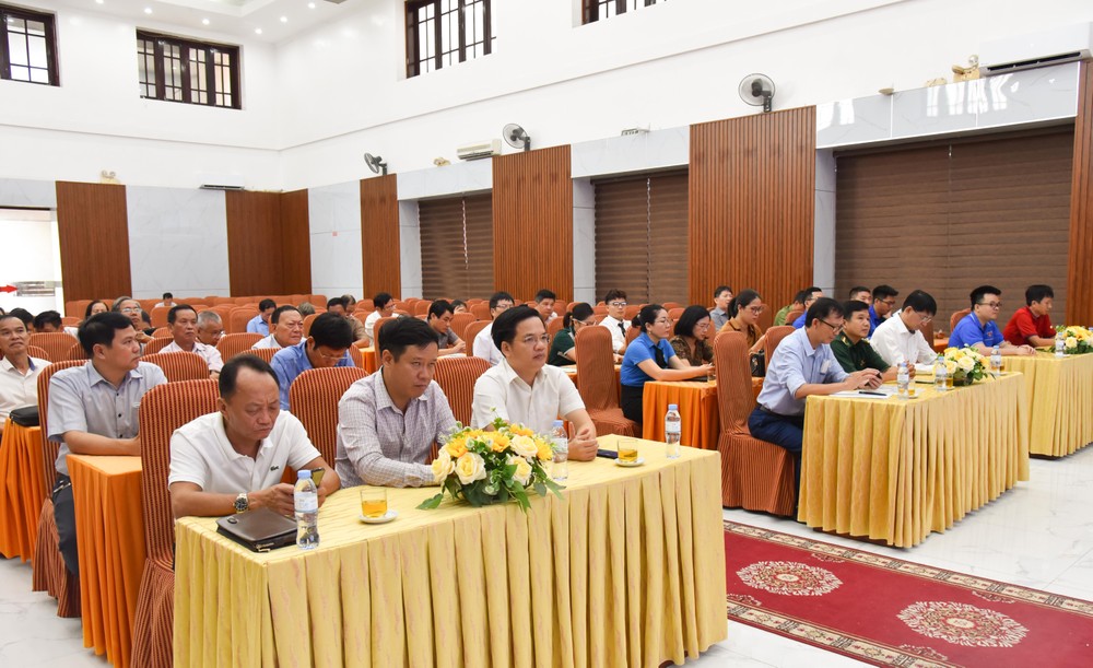 Nghệ An: Hơn 6,3 tỷ đồng ủng hộ Chương trình 'Kết nối yêu thương - cùng em đến trường' ảnh 1