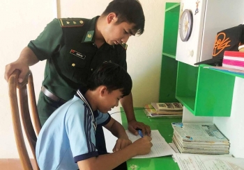 Chắp cánh ước mơ đến trường cho trẻ em khó khăn vùng biên giới