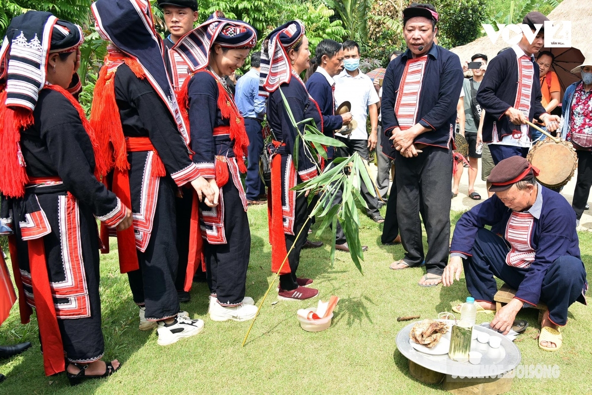 net dac sac trong le cuoi cua nguoi dao do o tuyen quang hinh anh 1