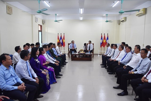 Vun đắp mối quan hệ hữu nghị vĩ đại Việt Nam - Lào mãi mãi xanh tươi, đời đời bền vững