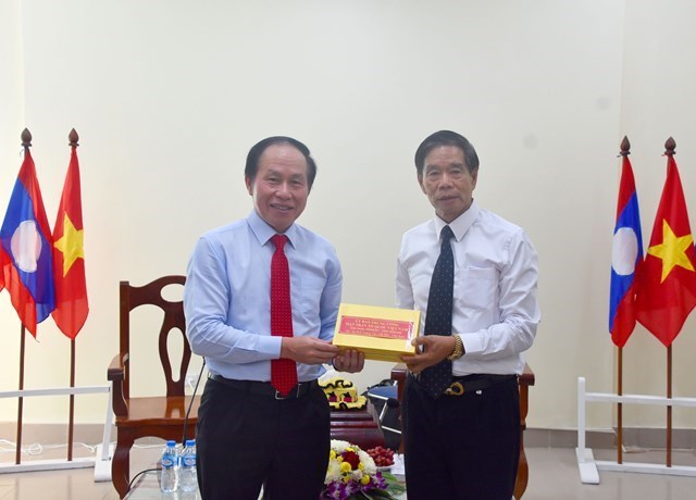 Vun đắp mối quan hệ hữu nghị vĩ đại Việt Nam - Lào mãi mãi xanh tươi, đời đời bền vững