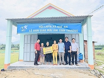phuc khang corporation mang tam long vang den voi nguoi dan hoc sinh ngheo tai tinh quang nam