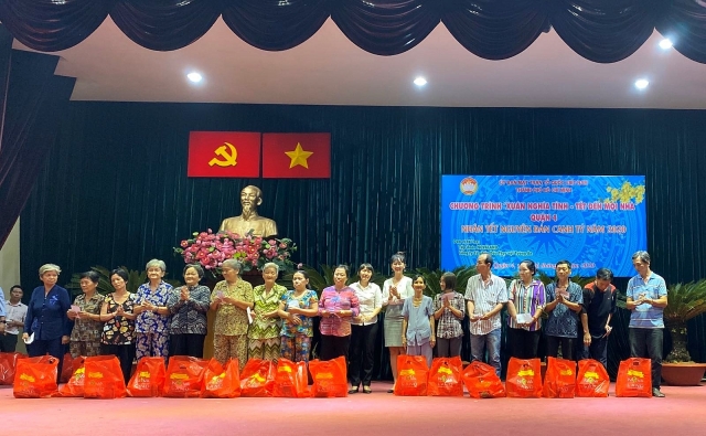 tap doan novaland va chuoi hoat dong vi cong dong mang den mua xuan am ap