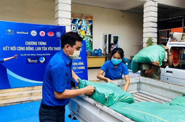 trao tang 5000 phan qua den nhung nguoi co hoan canh kho khan tai tphcm