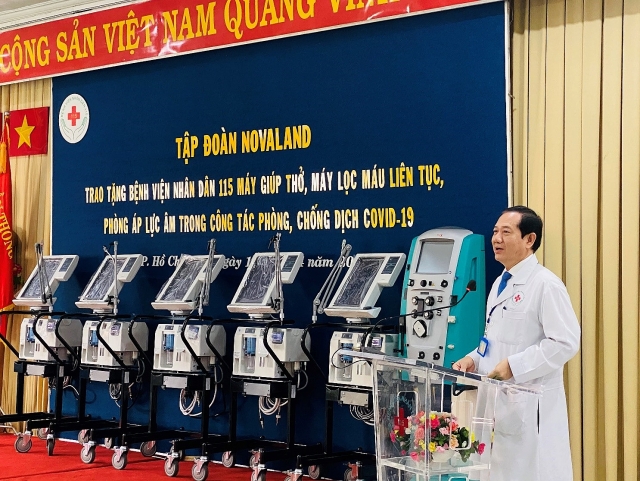 trao tang trang thiet bi y te cap thiet novaland dong hanh cung viec tang toc trong cuoc dua day lui dich benh covid 19
