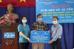 hufo hoi huu nghi viet nam singapore thanh pho ho chi minh trao tang 10000 khau trang giup nuoc ban phong chong covid 19