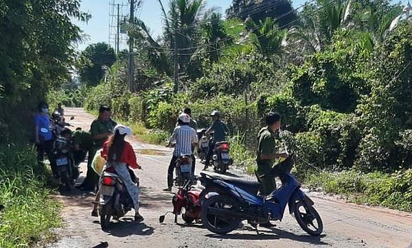 chong dam chet vo roi tu tu bo lai 3 dua con nho o kien giang
