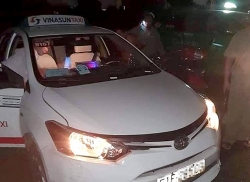 Tài xế taxi bị cứa cổ cướp tài sản trong đêm